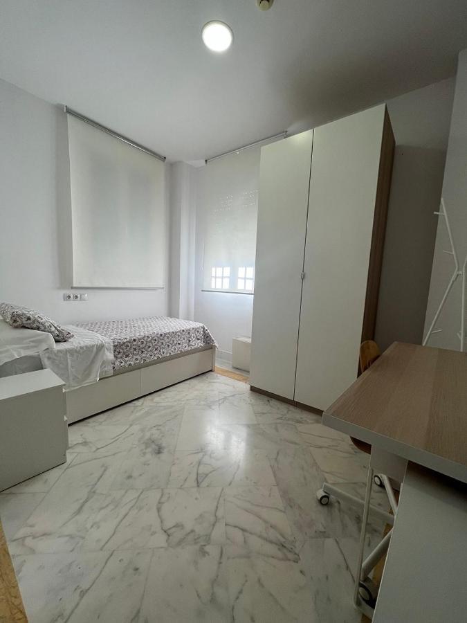 Colegio Mayor Careu - Women Only - Community Apartament *