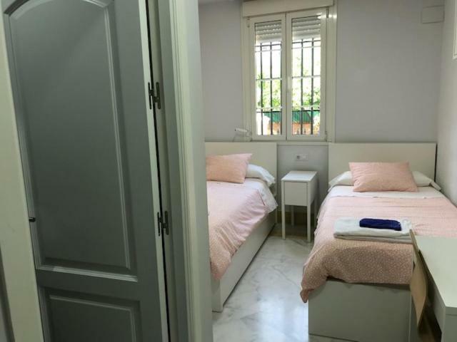 Colegio Mayor Careu - Women Only - Community Apartament Sevilla
